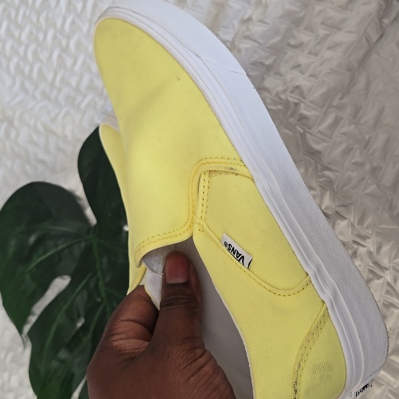 Vans Bright Yellow Slip-On Sneakers Casual Shoes - Picture 3 of 9